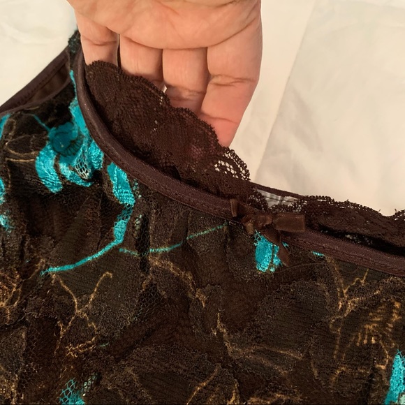 Dress Barn Lace Overlay Tank Top Blouse - Picture 3 of 4